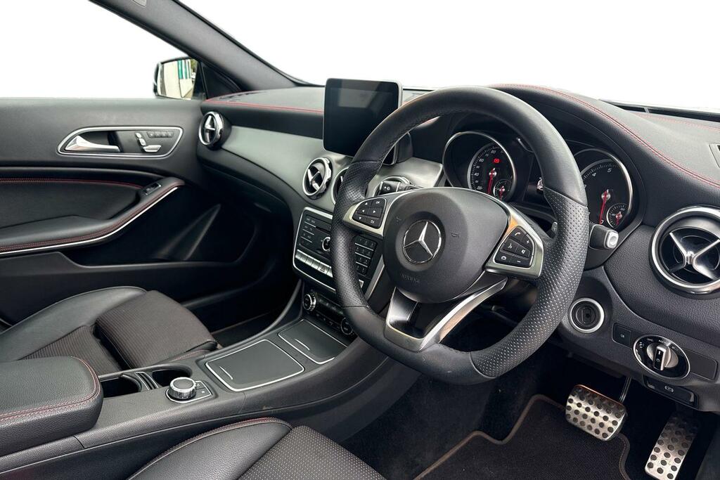 Mercedes-Benz GLA Class Mercedes-benz Gla 2.0 Gla250 Amg Line Premium Plu White #6