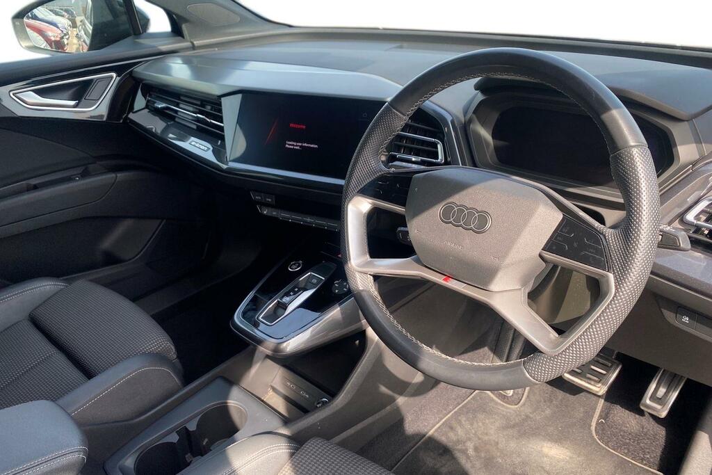 Audi Q4 E Tron Audi Q4 E-tron Q4 S Line 40 E-tron 150,00 Kw KS73MYJ Black #6