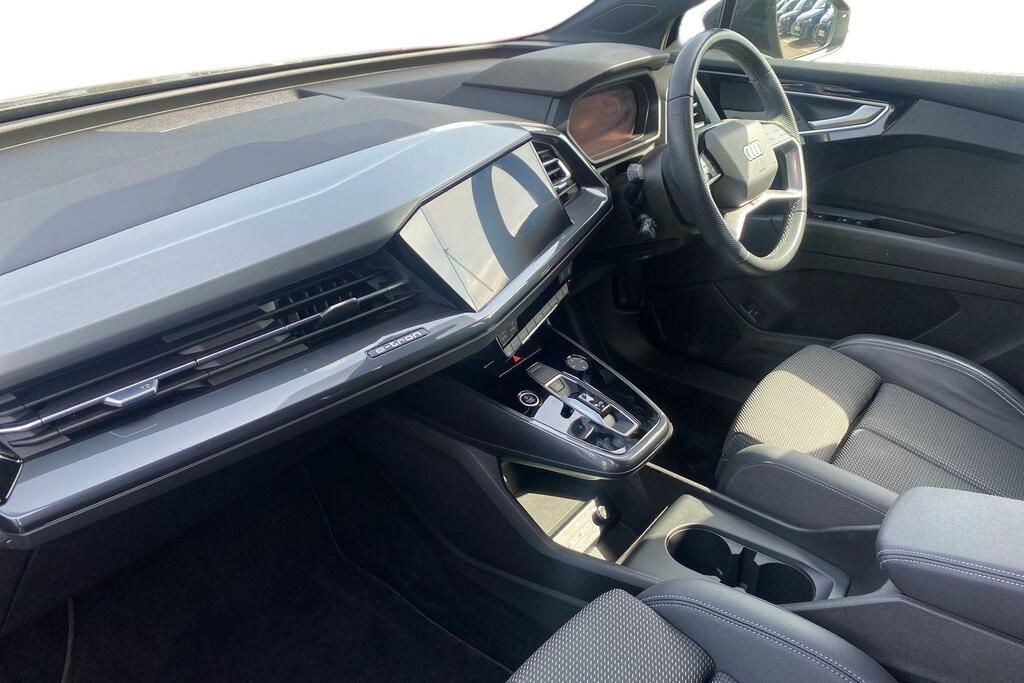 Audi Q4 E Tron Audi Q4 E-tron Q4 S Line 40 E-tron 150,00 Kw KS73MYJ Black #2