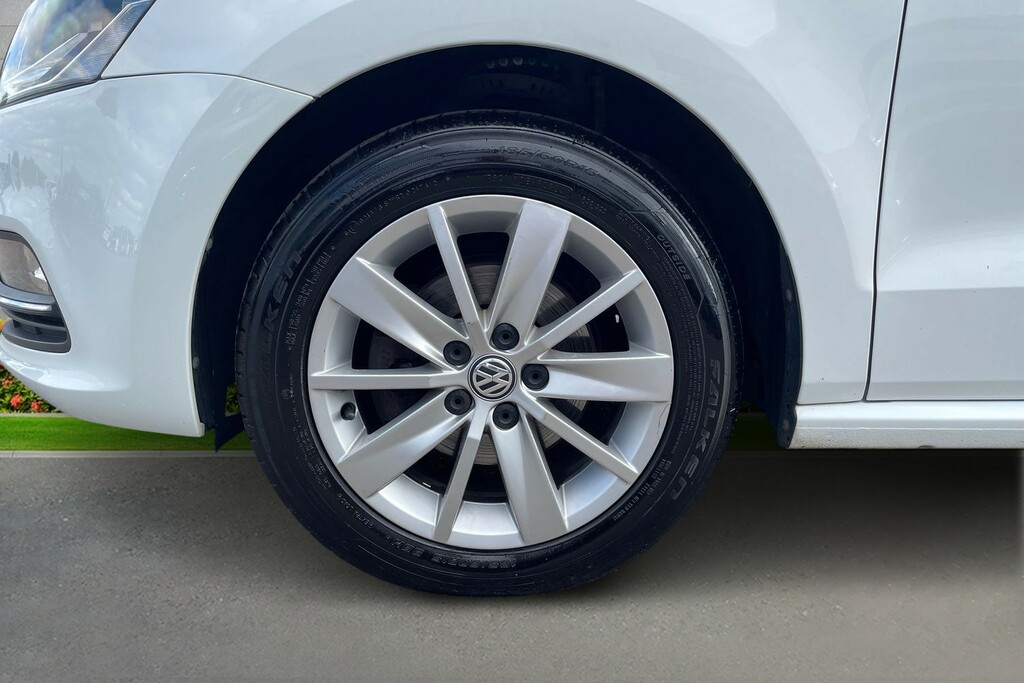 Volkswagen Polo Volkswagen Polo 1.2 Tsi Bluemotion Tech Se Hatchba White #6