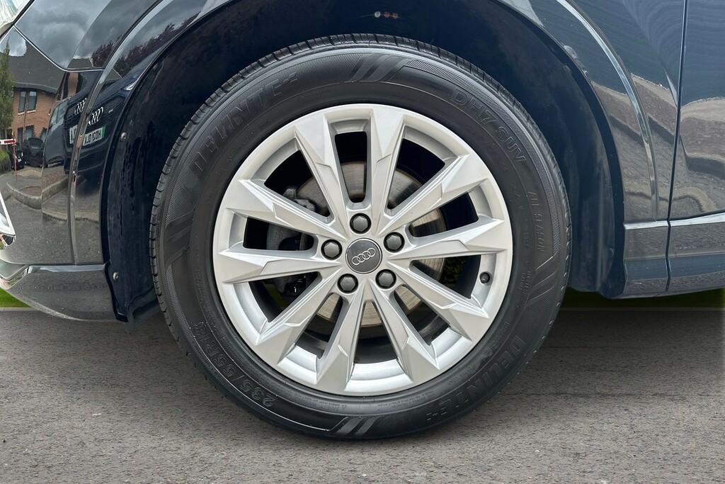 Audi Q3 Audi Q3 Sport 35 Tfsi 150 Ps S Tronic Black #5