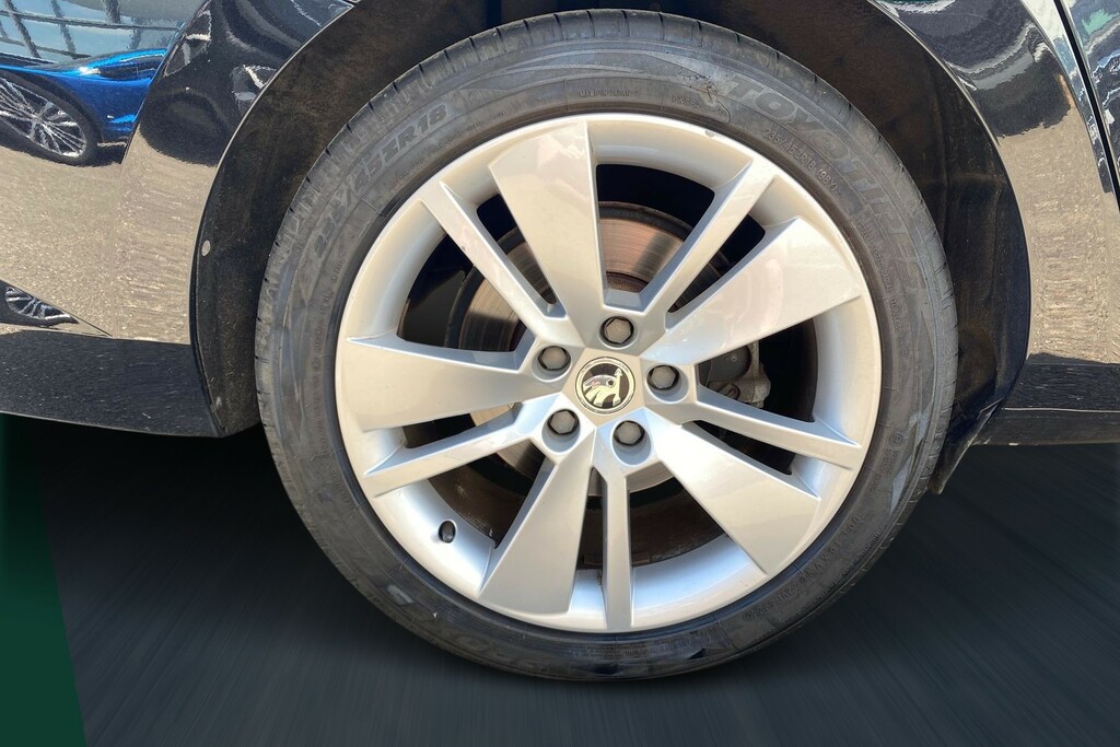 Skoda Superb Skoda Superb Se L 2.0 Tdi 150 Ps Dsg EU22JVV Black #6