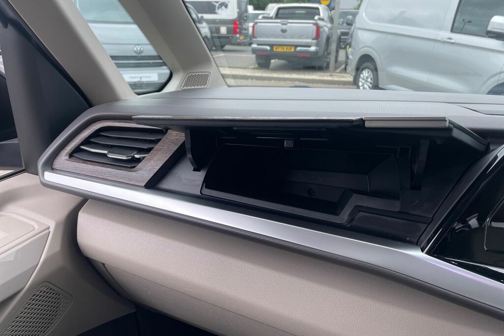 Volkswagen Multivan 1.4 Tsi 13Kwh Style Mpv Plug In Hybrid Grey #49