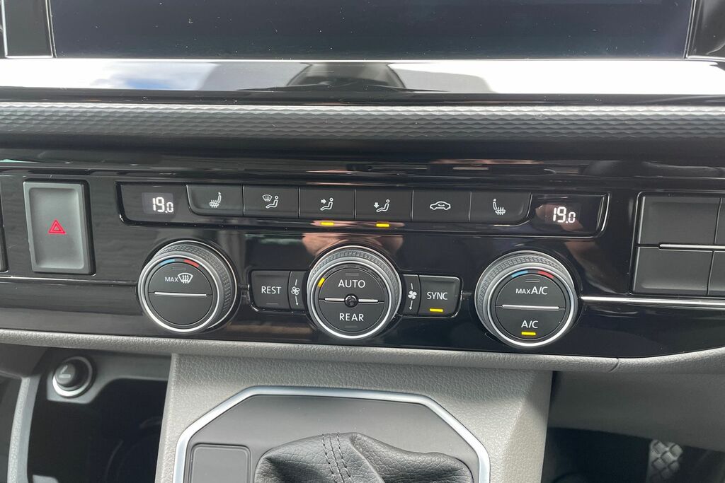 Volkswagen California Mpv Black #16