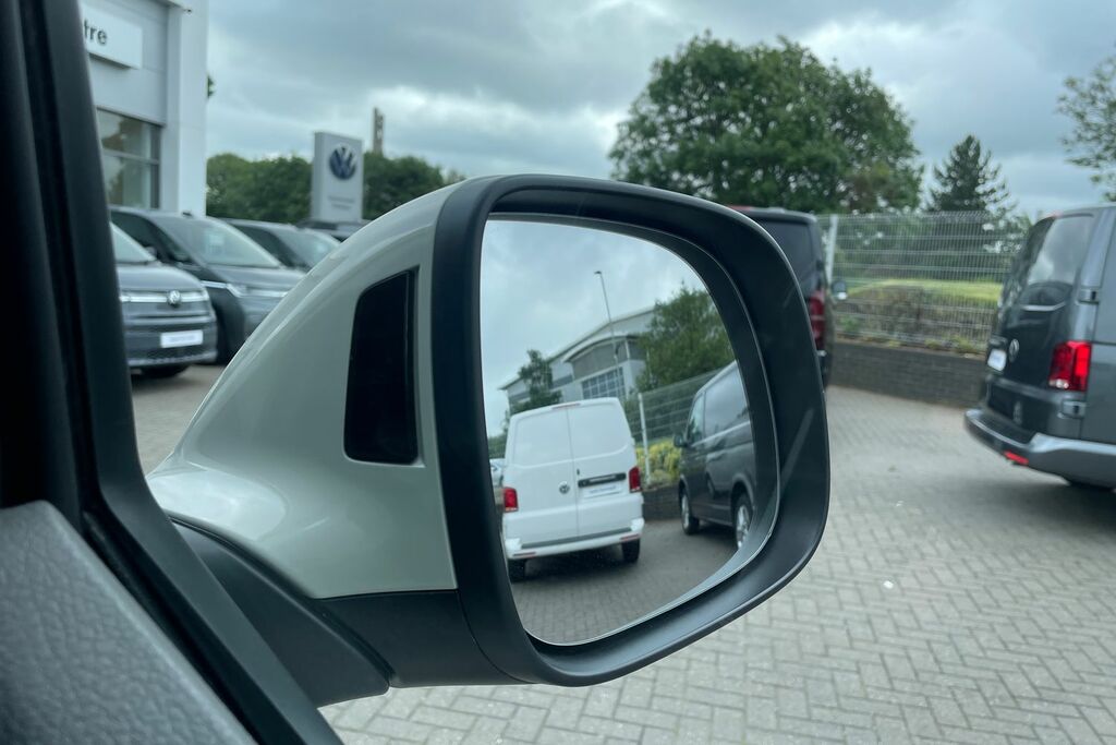Volkswagen California Mpv Black #35
