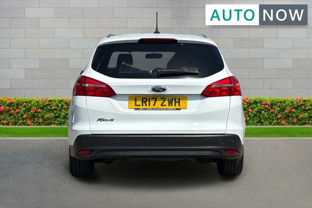 Ford Focus Ford Focus 1.5 Tdci Zetec Edition Estate Diese White #3