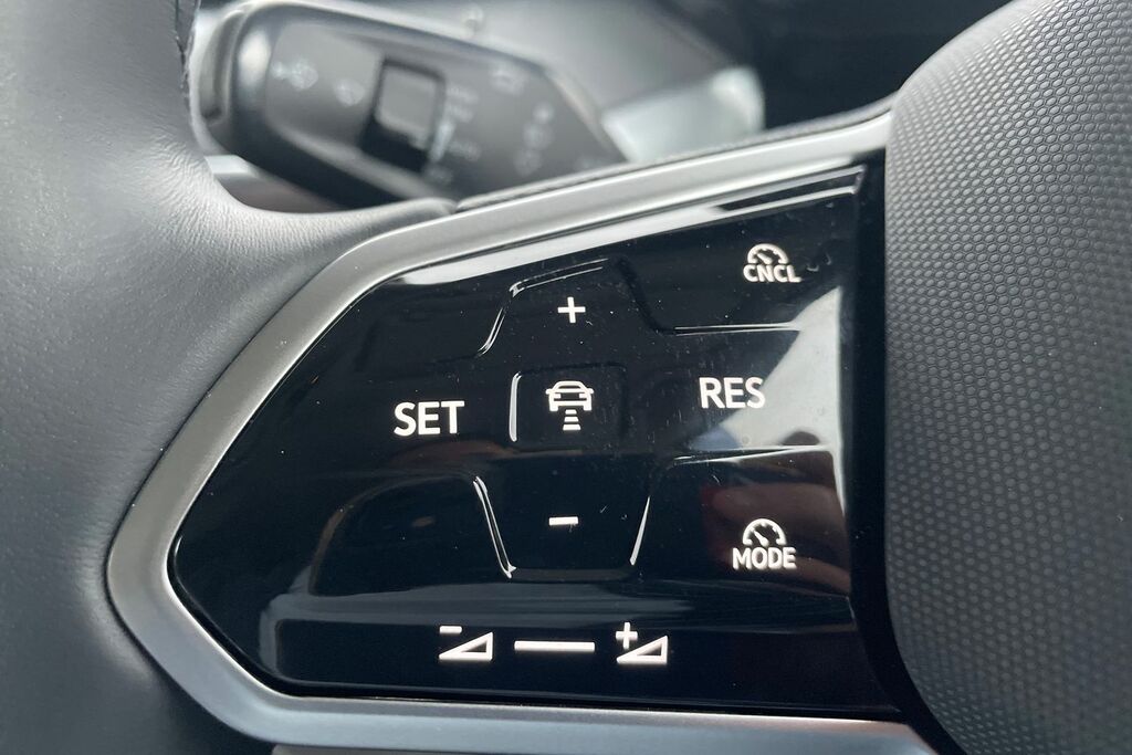 Volkswagen ID.Buzz Pro 79Kwh Gtx Mpv 4Motion Silver #28