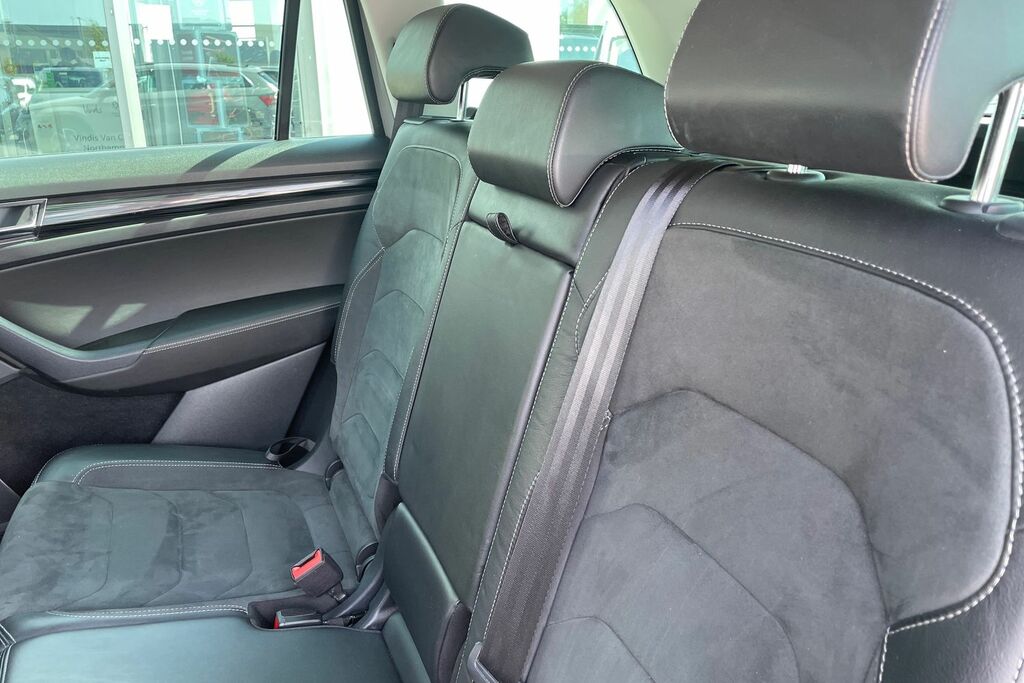 Skoda Kodiaq Automatic White #13