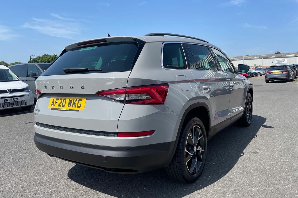 Skoda Kodiaq Automatic White #46