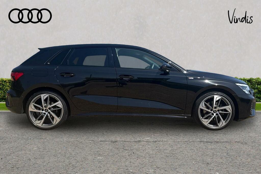 Audi A3 Audi A3 Sportback Black Edition 35 Tfsi 150 Ps S T KS24JNX Black #4