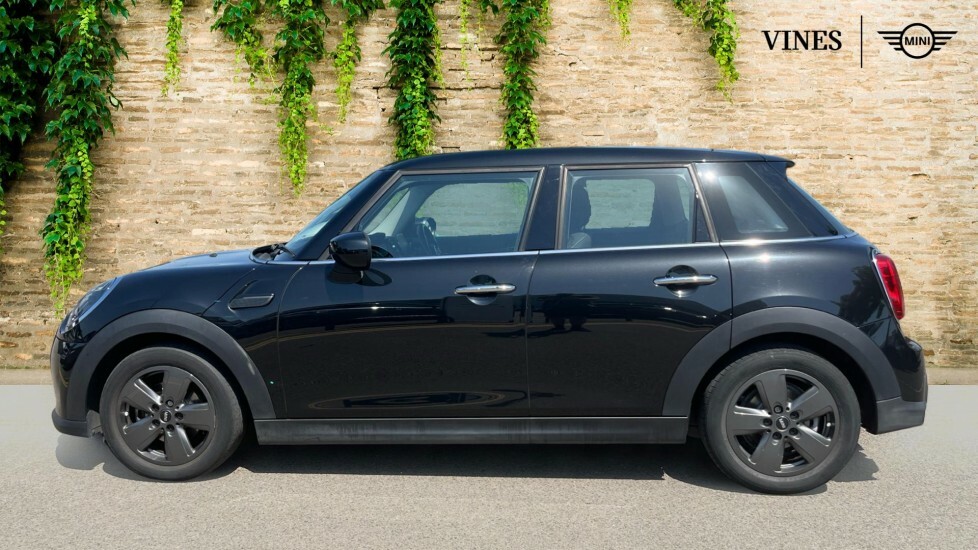 Mini Hatch 5-Door Hatch Cooper Classic Black #3