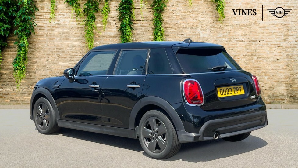 Mini Hatch 5-Door Hatch Cooper Classic Black #2