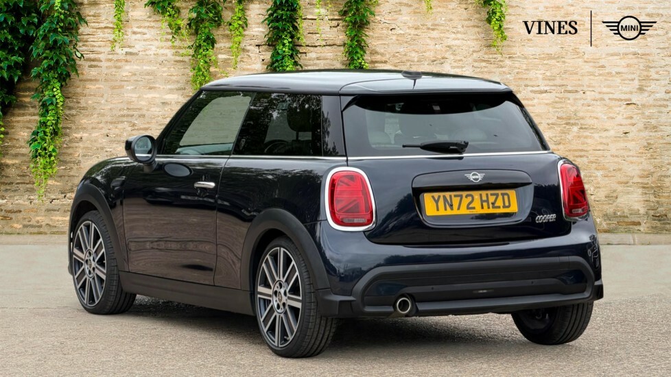 Mini Hatch 3-Door Hatch Cooper Exclusive YN72HZD Black #2