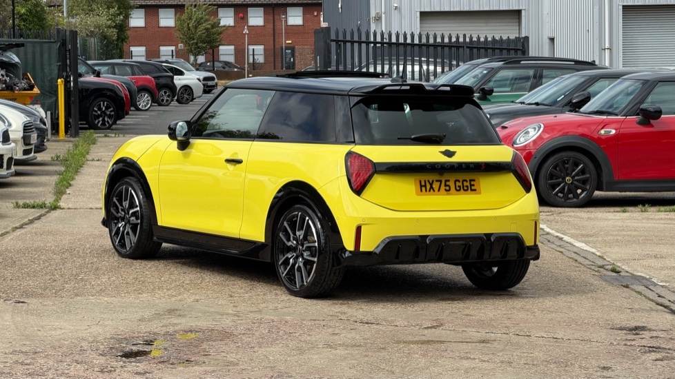Mini Hatch Cooper S HX75GGE Yellow #2
