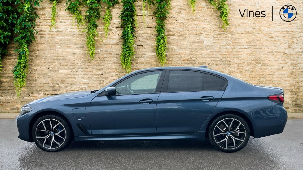 BMW 5 Series 530E M Sport Saloon KS23LKY #3