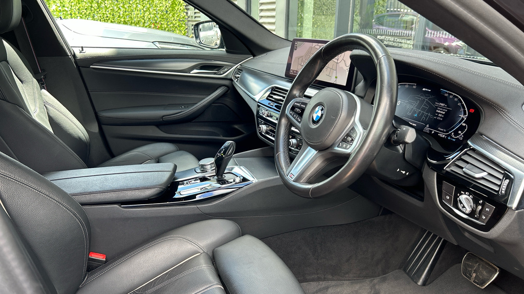 BMW 5 Series 530E M Sport Saloon YE21VXJ Grey #6