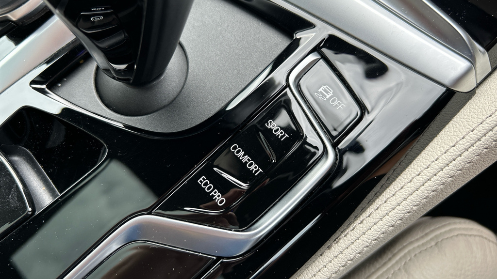 BMW 5 Series M550i Xdrive Blue #19