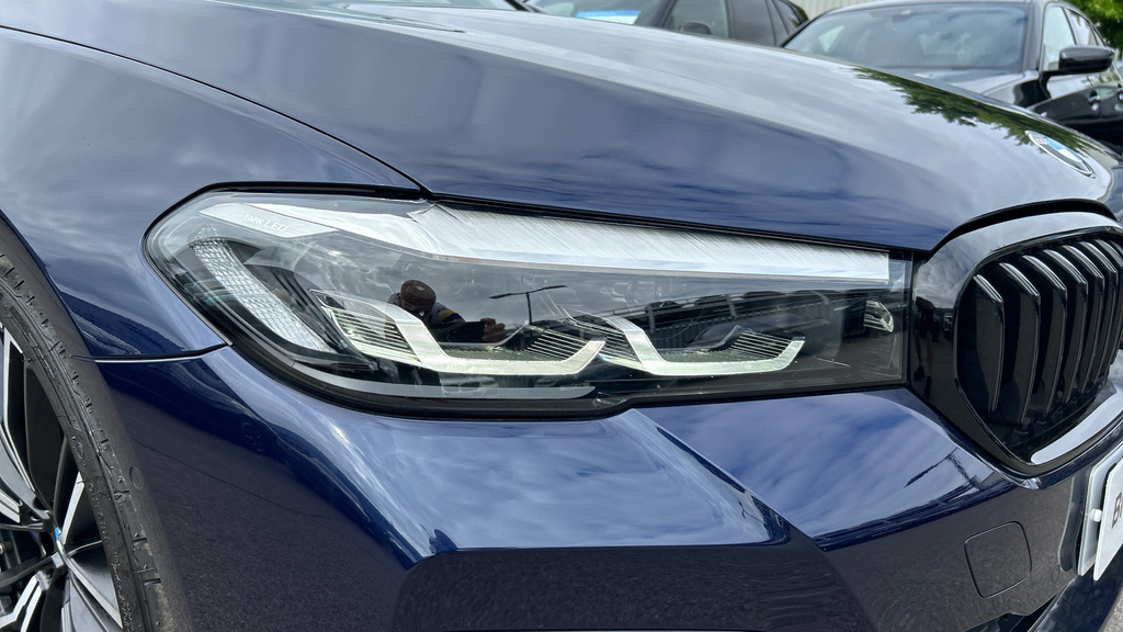 BMW 5 Series M550i Xdrive Blue #23