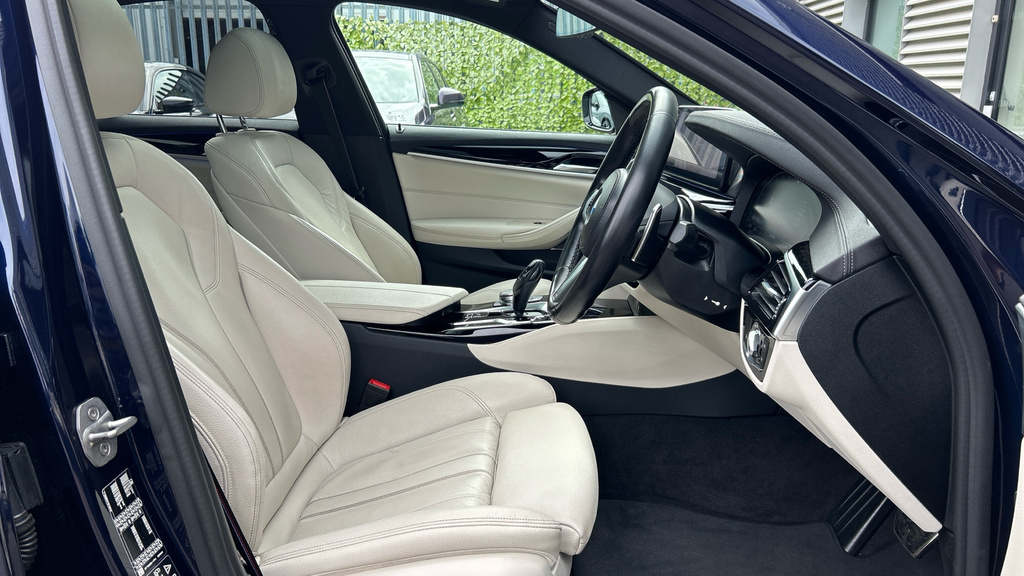 BMW 5 Series M550i Xdrive Blue #11
