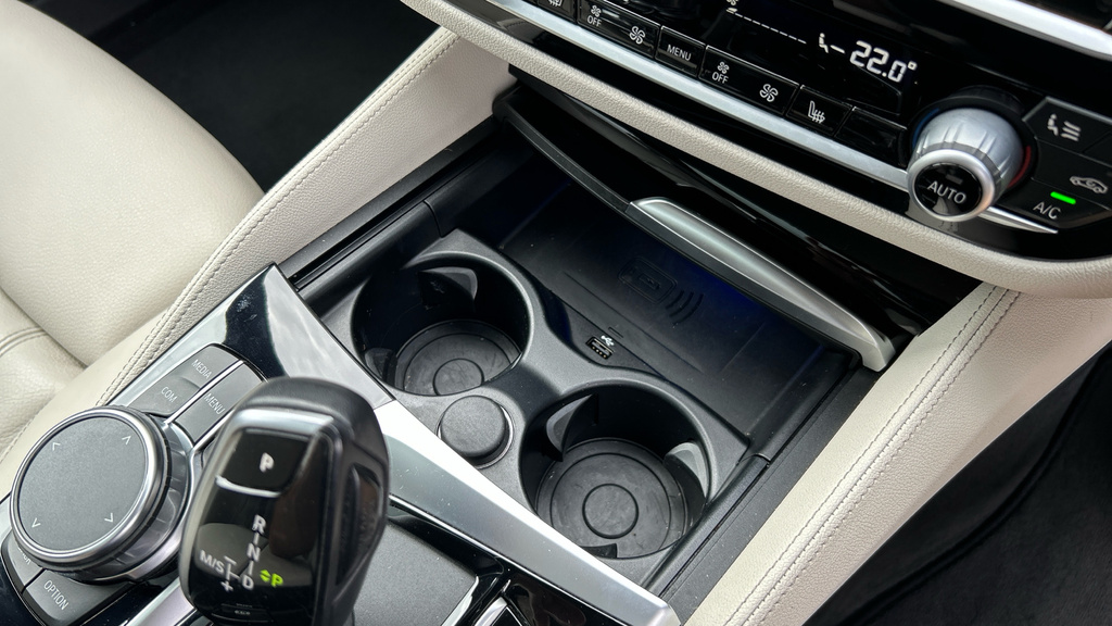 BMW 5 Series M550i Xdrive Blue #33