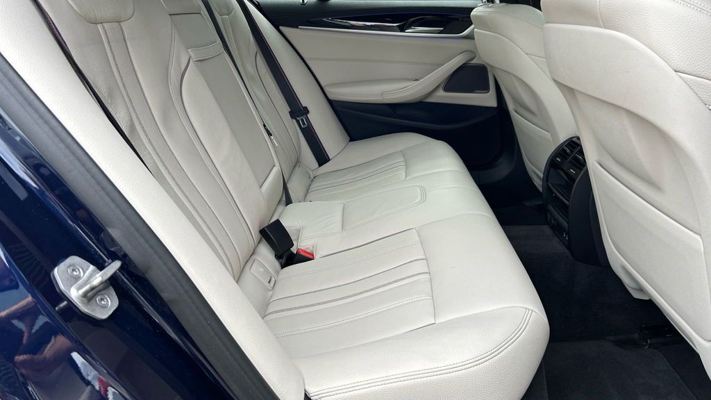 BMW 5 Series M550i Xdrive Blue #12