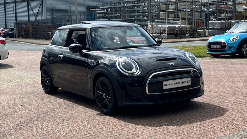 Mini Hatch Level 3 Black