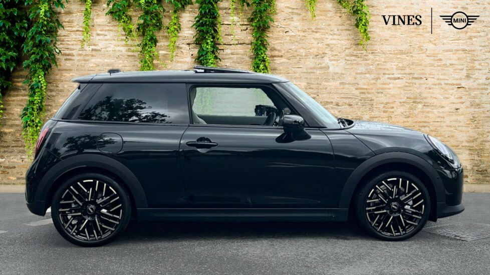 Mini Hatch Cooper C GV75WDF Black #3