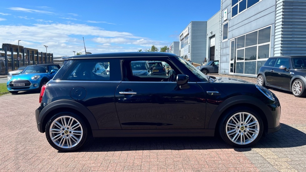 Mini Hatch Level 2 Black #3