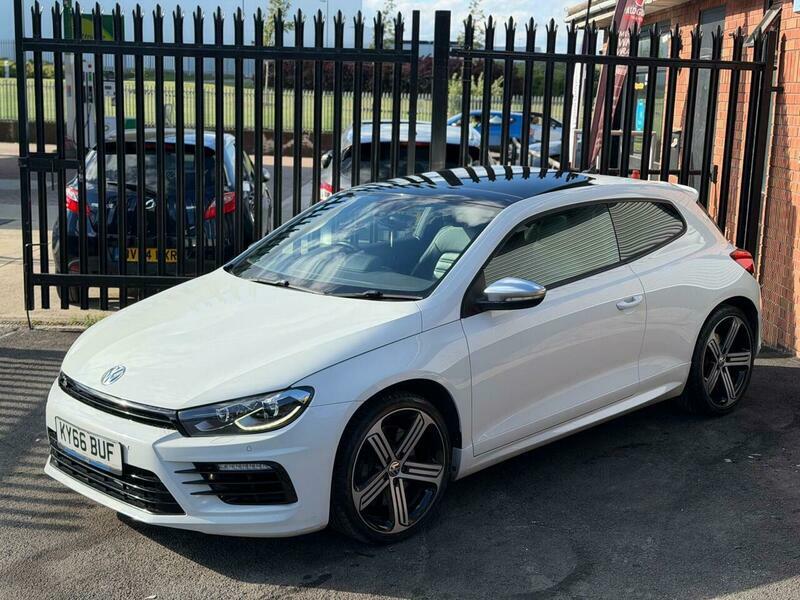 Volkswagen Scirocco 2.0 Tsi Bluemotion Tech White #3