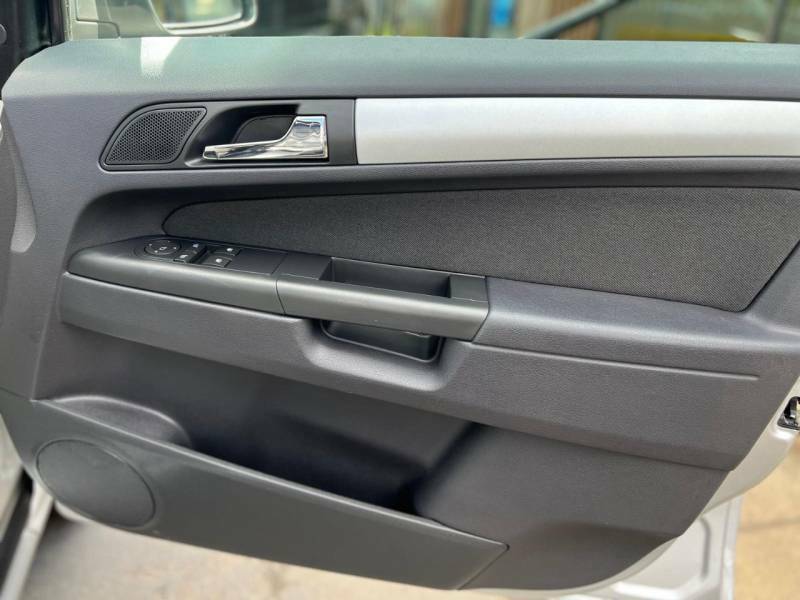 Vauxhall Zafira 1.6I 115 Active Silver #11