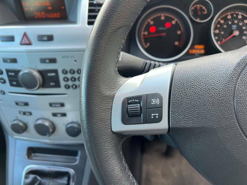 Vauxhall Zafira 1.6I 115 Active Silver #30