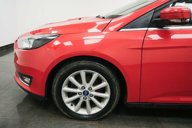 Ford Focus 1.0T Ecoboost Titanium Euro 6 S S EK65RUC Red #5