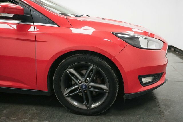 Ford Focus 1.5 Tdci Zetec Euro 6 S S FN65ZNB Red #4