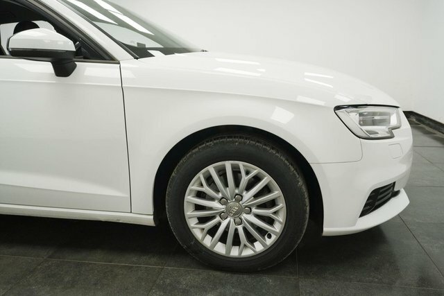 Audi A3 1.6 Tdi Se Technik Sportback Euro 6 S S WD17VMR White #4