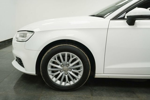 Audi A3 1.6 Tdi Se Technik Sportback Euro 6 S S WD17VMR White #5
