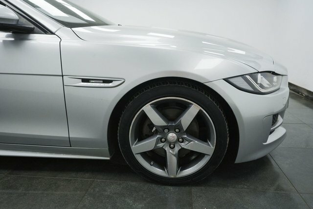 Jaguar XE 2.0D R-sport Euro 6 S S NA66XSK Black #4