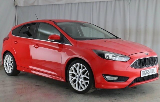 Ford Focus Ecoboost Zetec S Hatchback Black #1