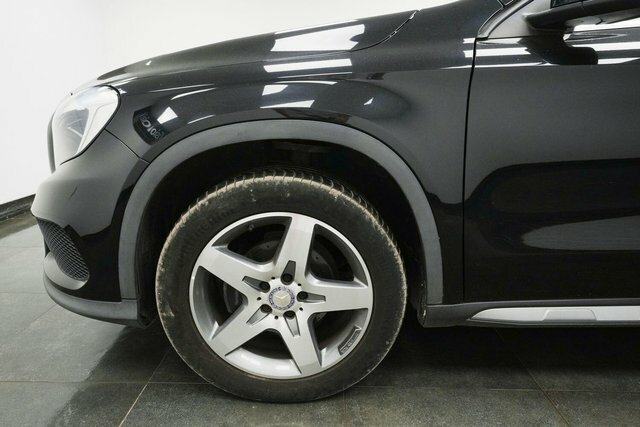 Mercedes-Benz GLA Class 2.1 Gla200d Amg Line Euro 6 S S FH65NMU Black #4
