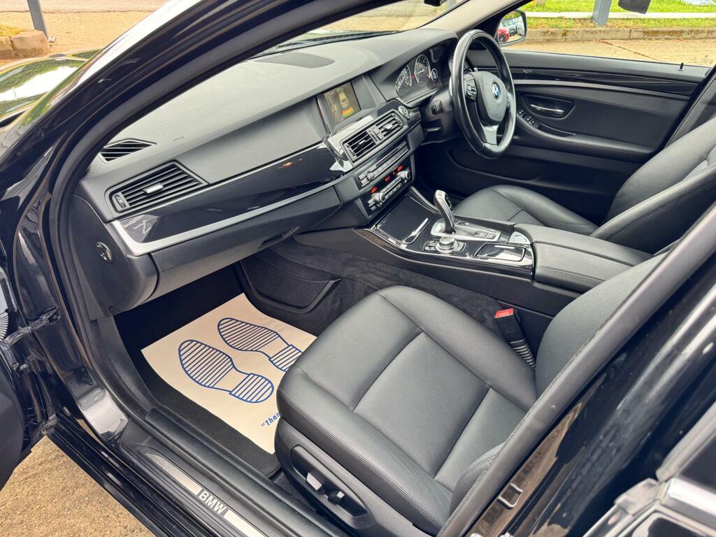 BMW 5 Series M Sport Black #32