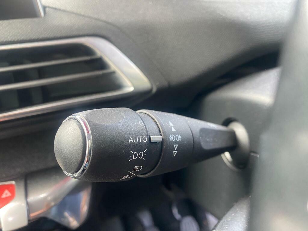 Peugeot 3008 Allure Brown #15