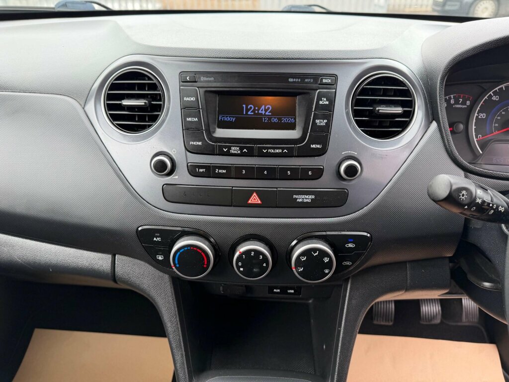 Hyundai I10 S White #13