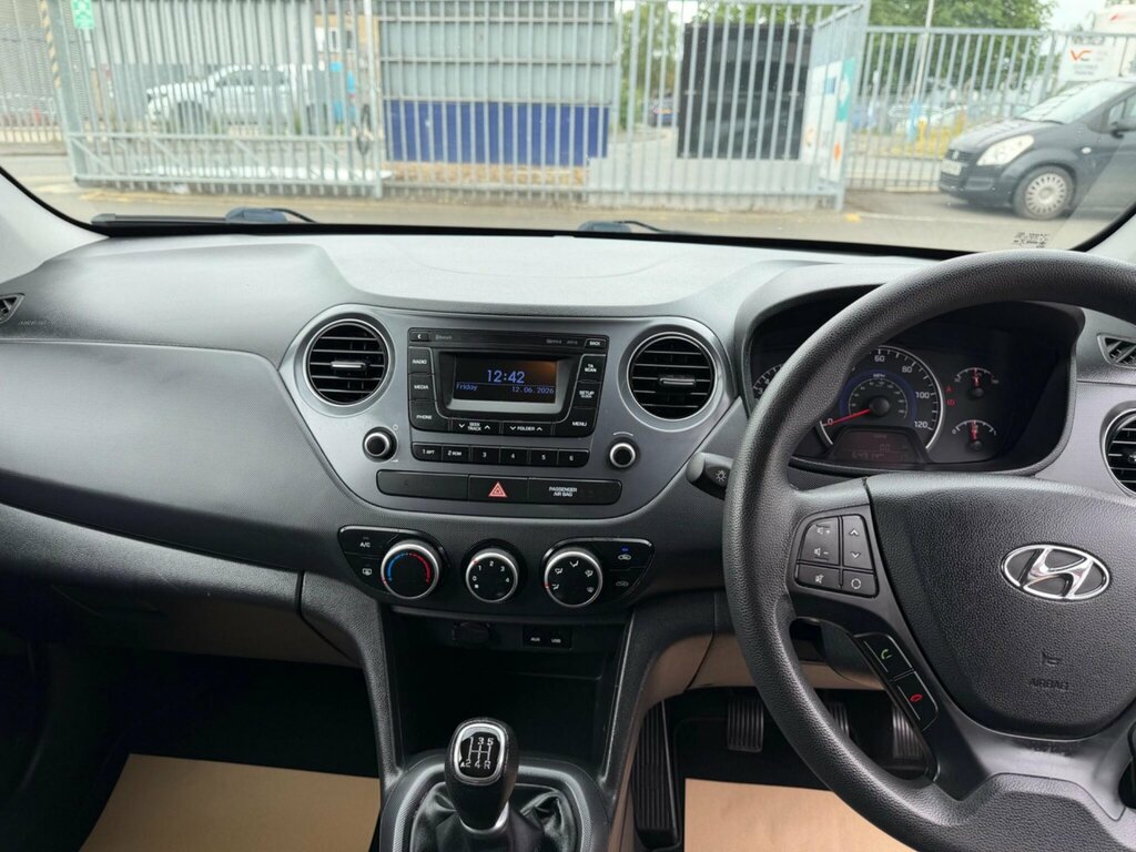 Hyundai I10 S White #10