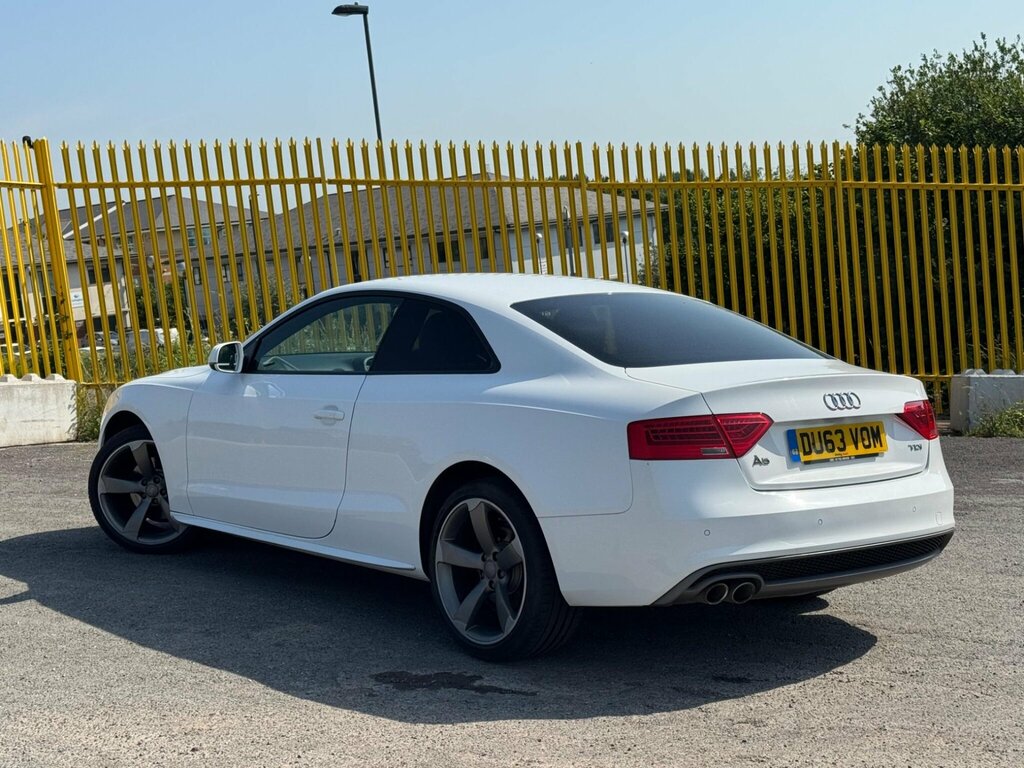 Audi A5 2.0 Tdi Black Edition Euro 5 Ss White #2
