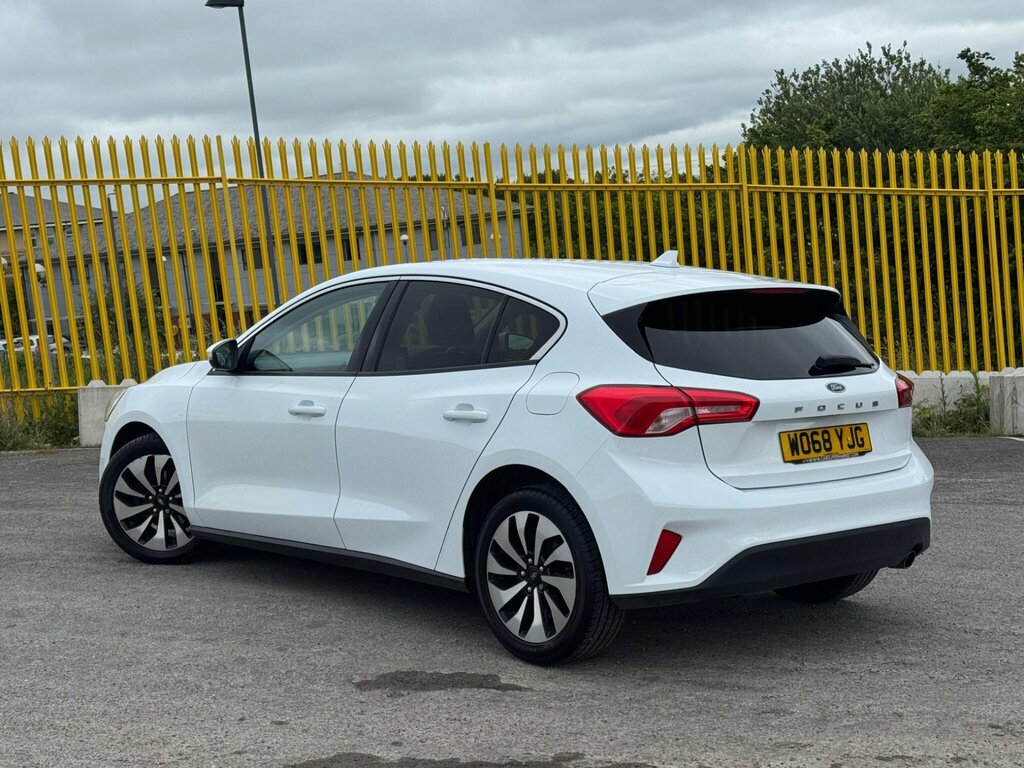 Ford Focus 1.0T Ecoboost Zetec Euro 6 Ss WO68YJG White #2