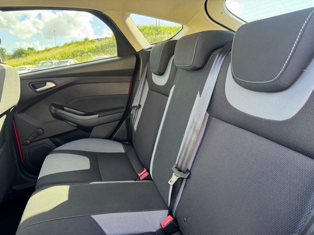Ford Focus 1.6 Zetec Econetic Tdci 104 Bhp Silver #11