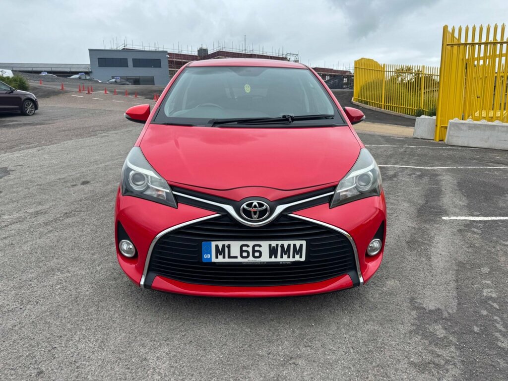 Toyota Yaris 1.0 Vvt-i Icon Euro 6 Red #3