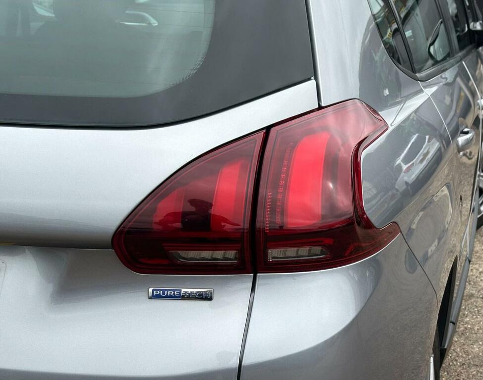 Peugeot 2008 2008 Active White #32