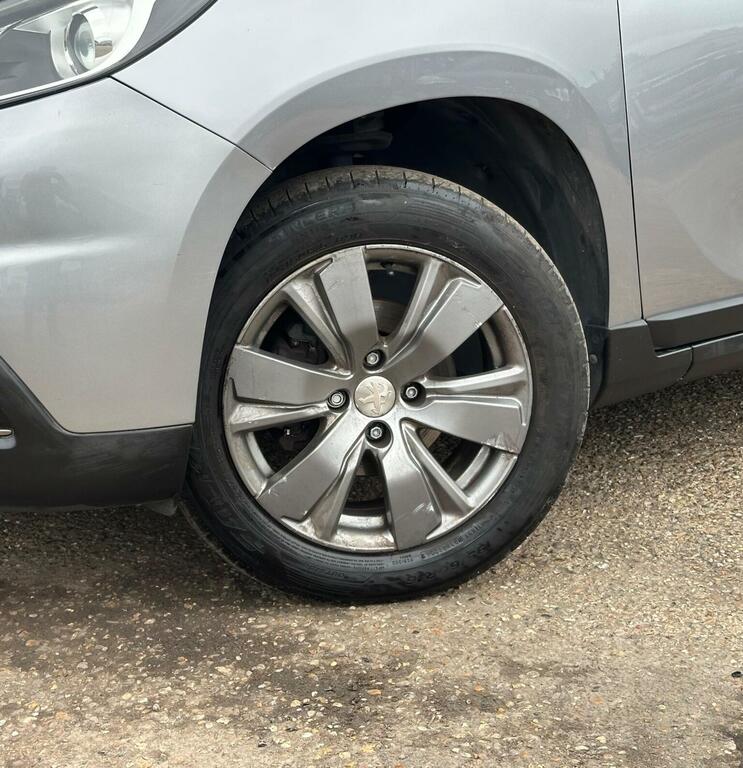 Peugeot 2008 2008 Active White #19