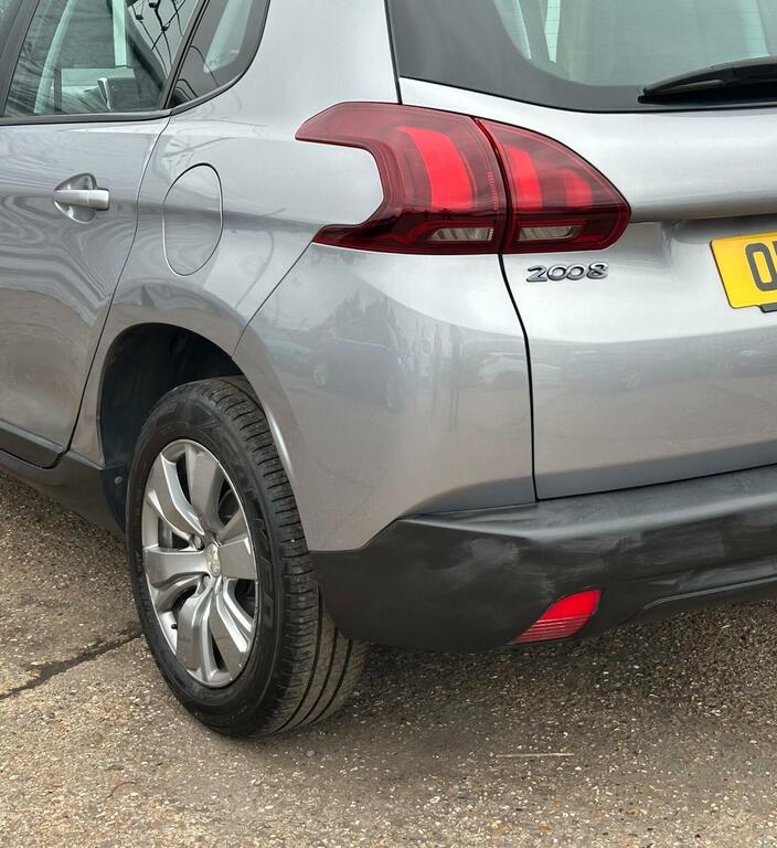 Peugeot 2008 2008 Active White #24
