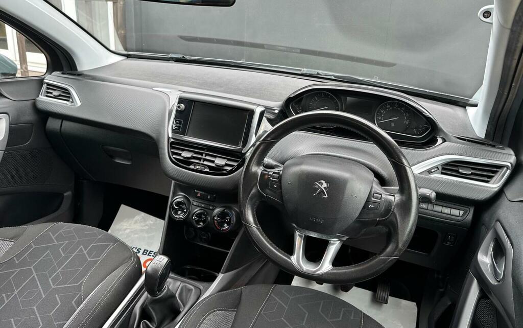 Peugeot 2008 2008 Active White #51